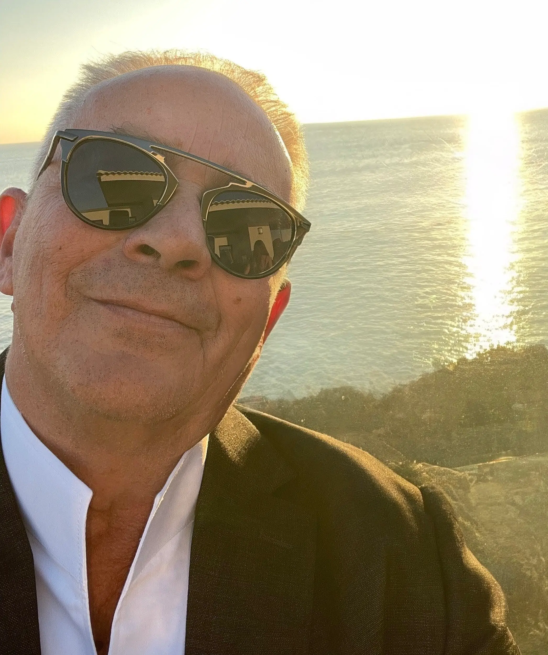 Antoine, chauffeur VTC à Vairé, souriant